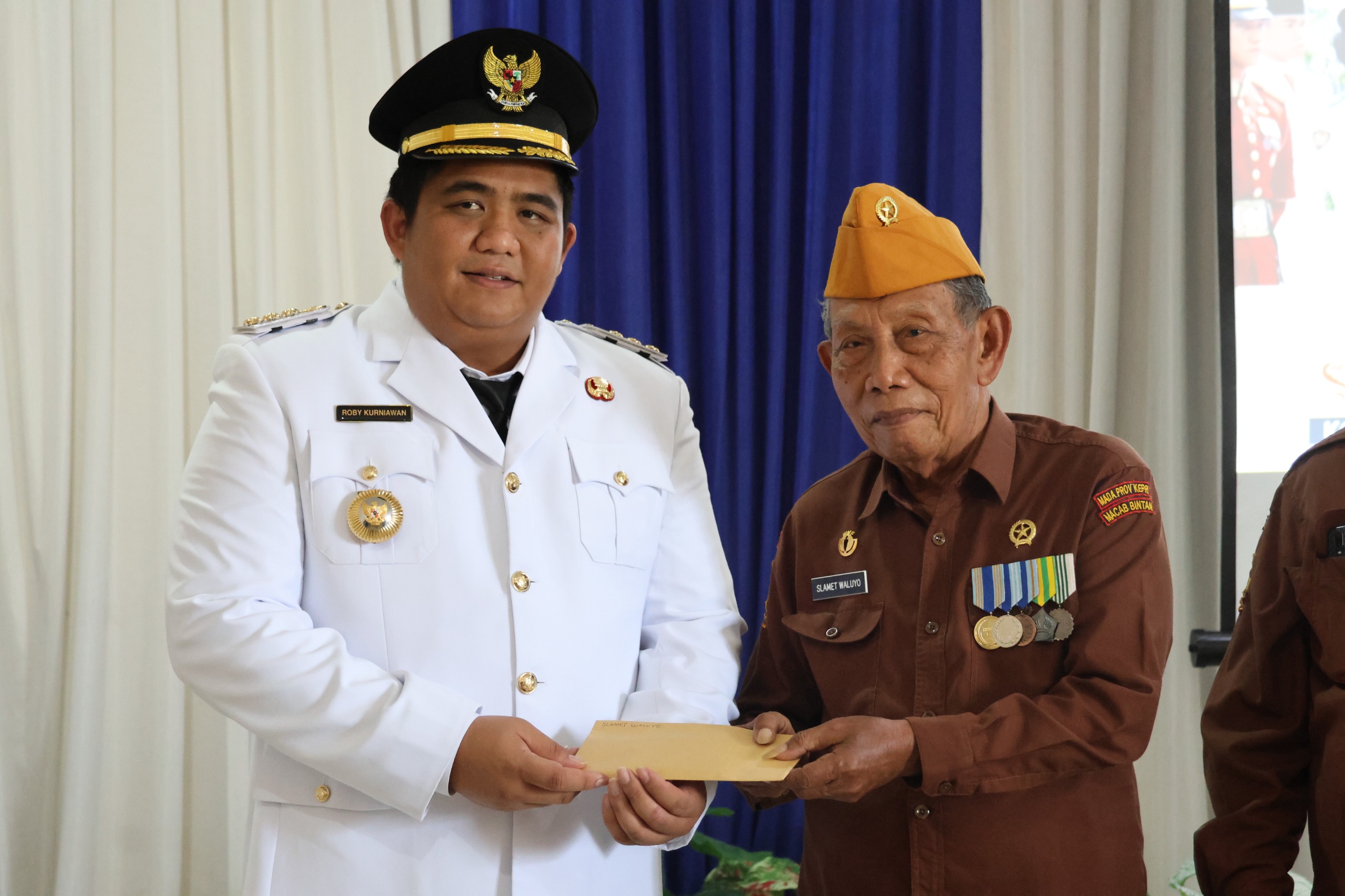 Kunjungi Prajurit Operasi Dwikora, Roby : Doakan Kami Untuk Membangun Bangsa Ini