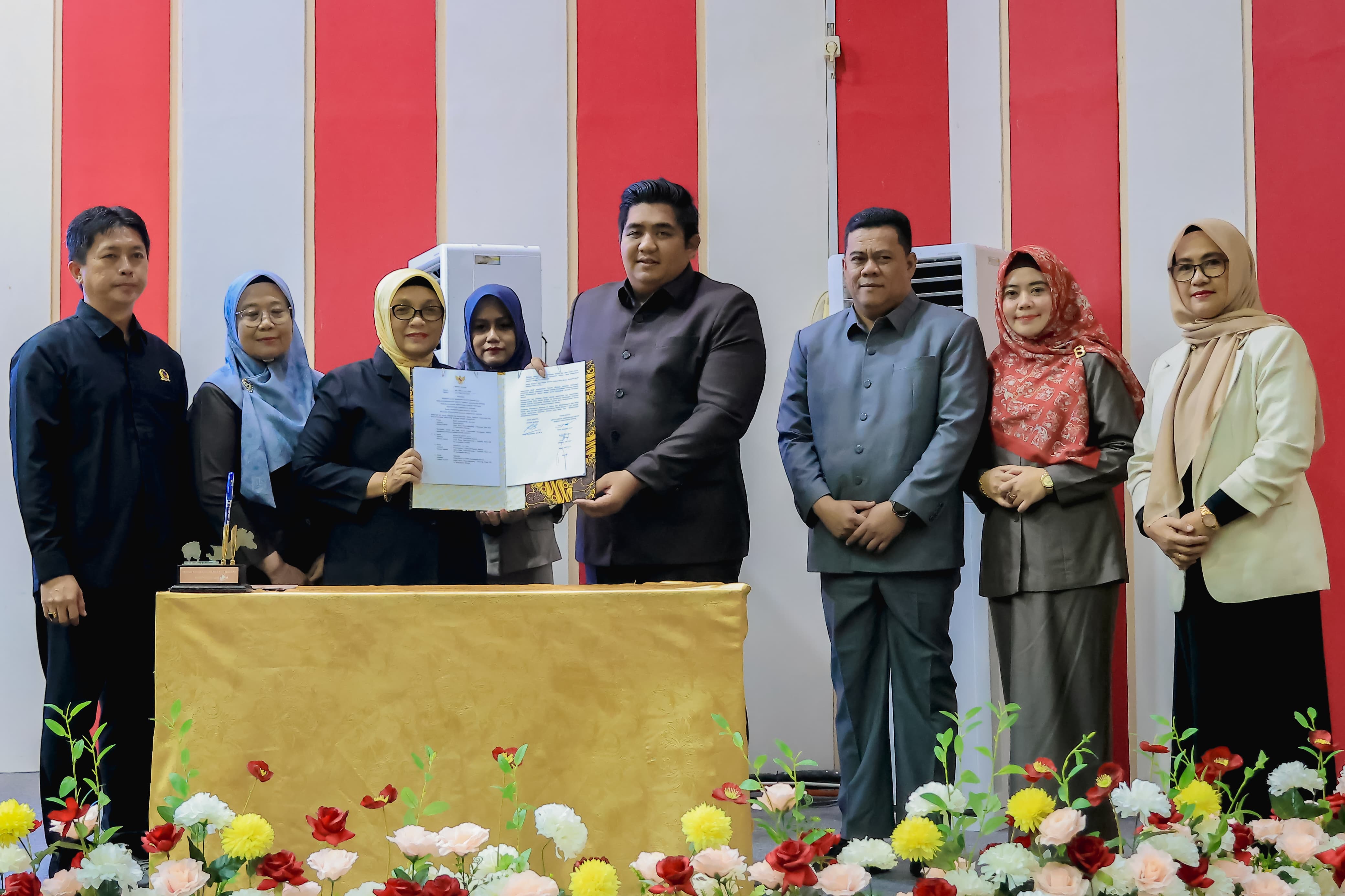 Bupati Bintan Sampaikan Pendapat Akhir Ranperda BPR dan Perubahan APBD 2025