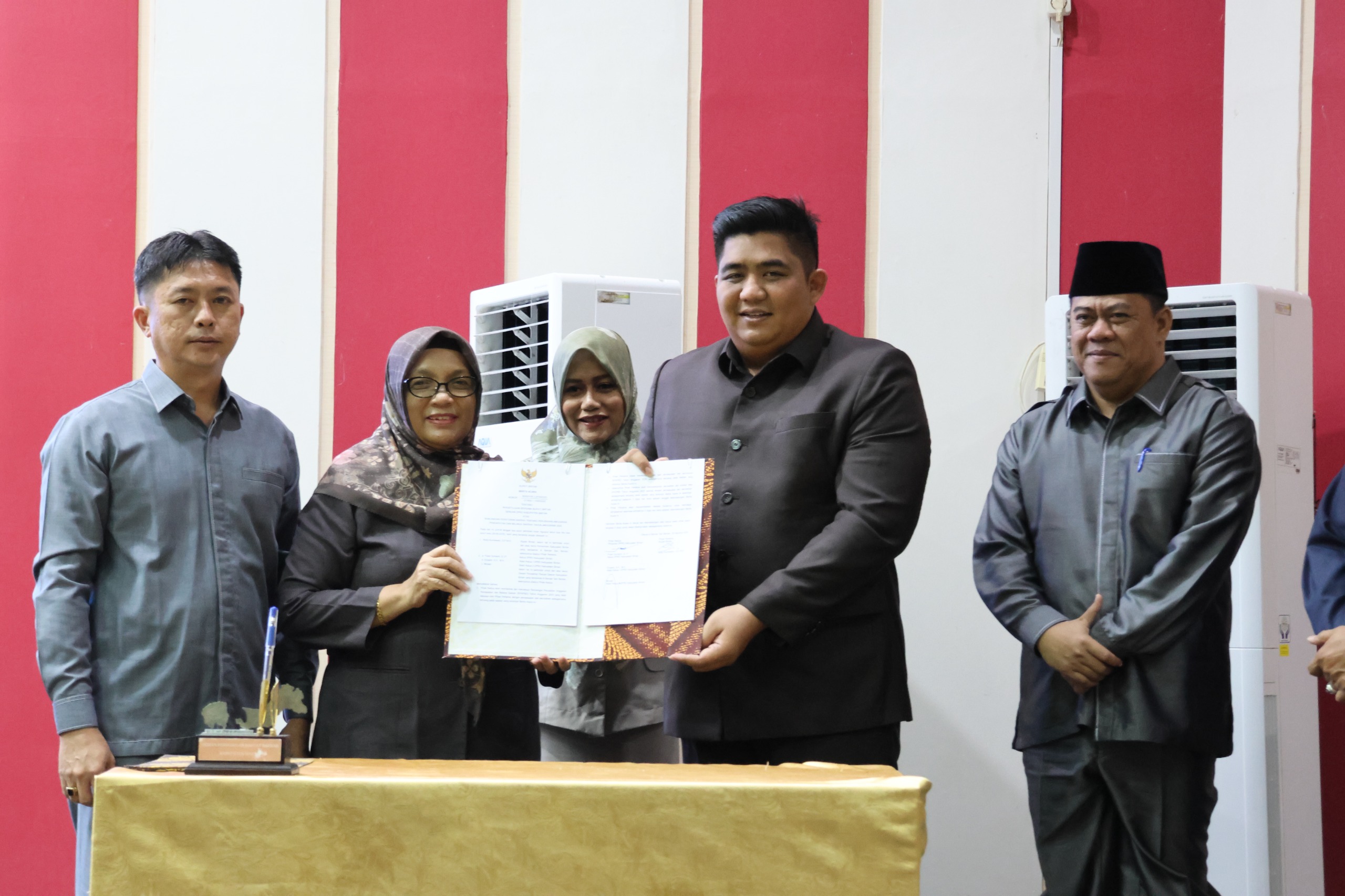 Bupati Bintan dan DPRD Setujui Rancangan Perda APBD-P Tahun Anggaran 2025