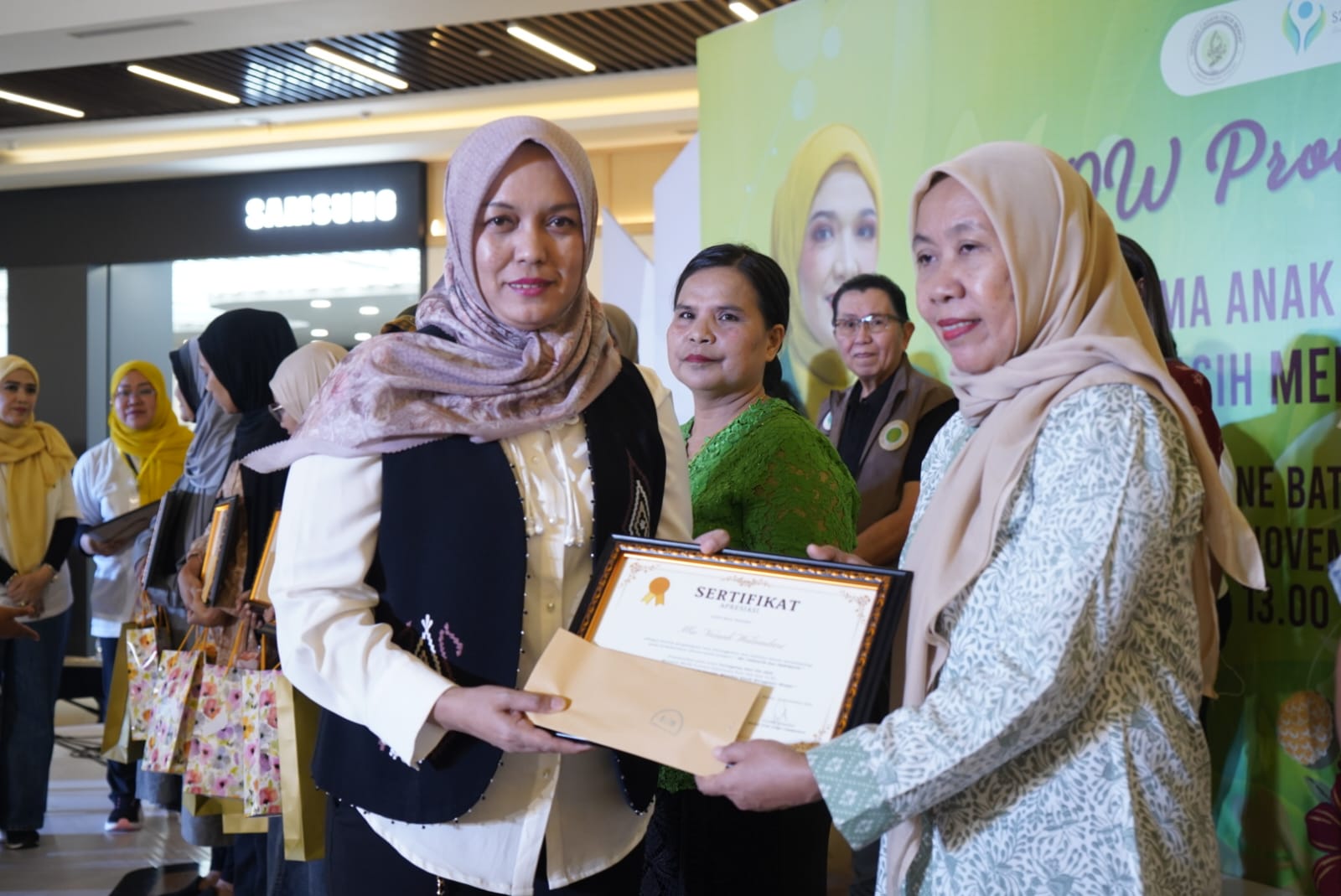 Wabup Deby Maryanti Hadiri Baksos Anak Berkebutuhan Khusus Oleh BKOW Kepri